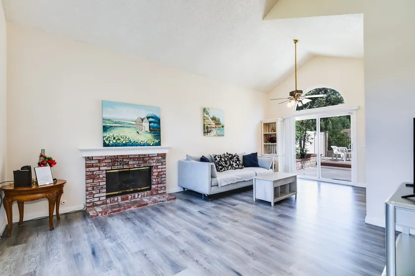 Cheerful 4 bedroom 3 bathroom house in Chino Hills - Image 1
