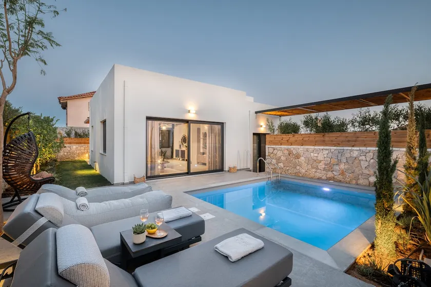 3 Bedroom Grand Villa Private Pool - Image 1