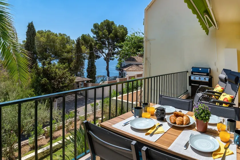 Luxurious enjoyment in a quiet area, near the beach - Image 1