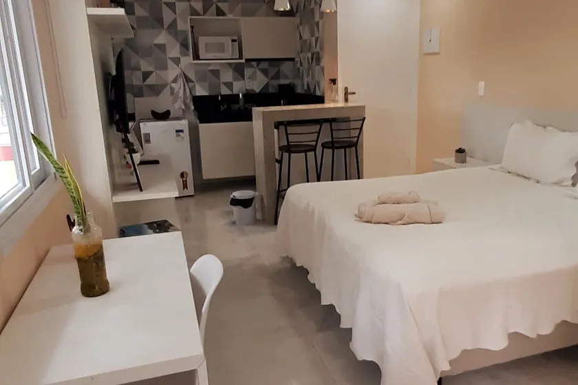 Cozy Studio Near the Airport - Image 1