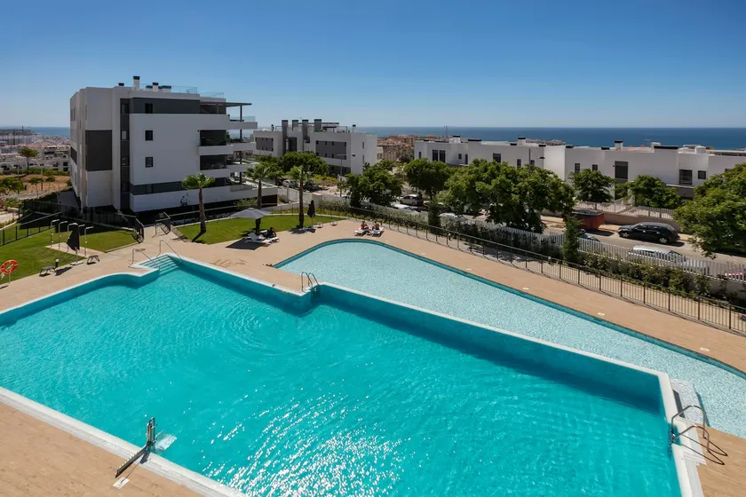Amazing 4 bedroom Apt with pools + gym - RDR269 - Image 1