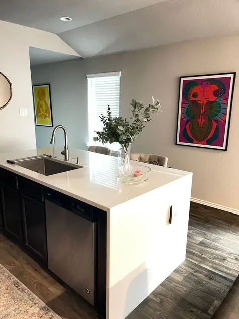 Modern • New 3BDR | Near IAH Airport & Woodlands - Image 1