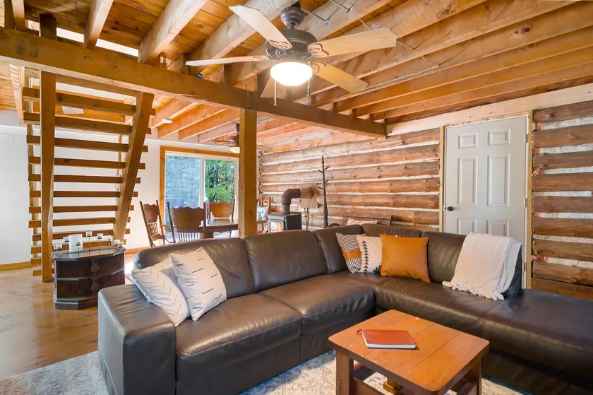 Picturesque Cabin | Lake Access |Arcade| Fireplace - Image 1