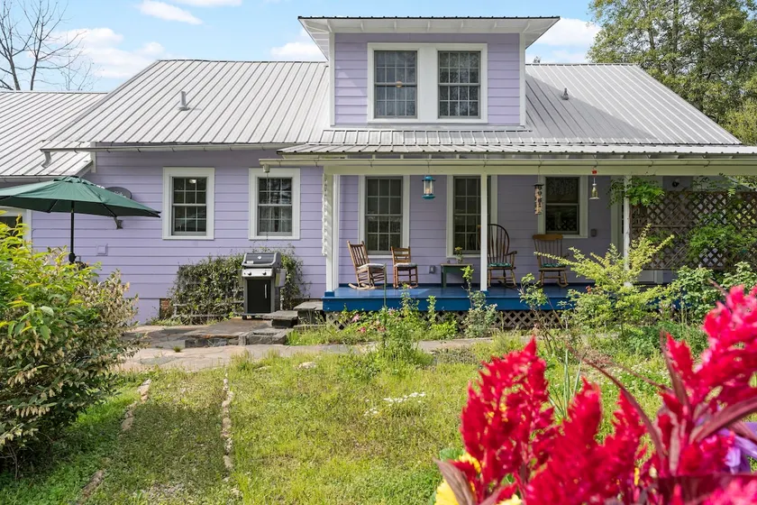 Downtown Brevard Pets Welcome 3/2 * Covered Porch* - Image 1