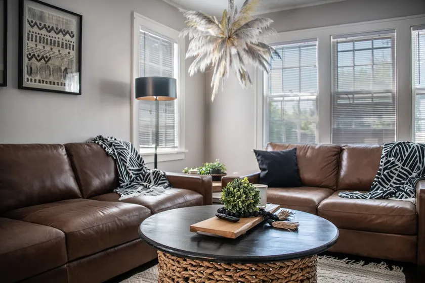 Home Sweet Omaha! Darling 4 bedroom in Dundee! E - Image 1
