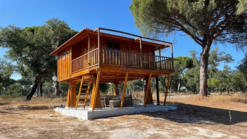Suspended Wooden House - Monte da Cortiça - Image 1
