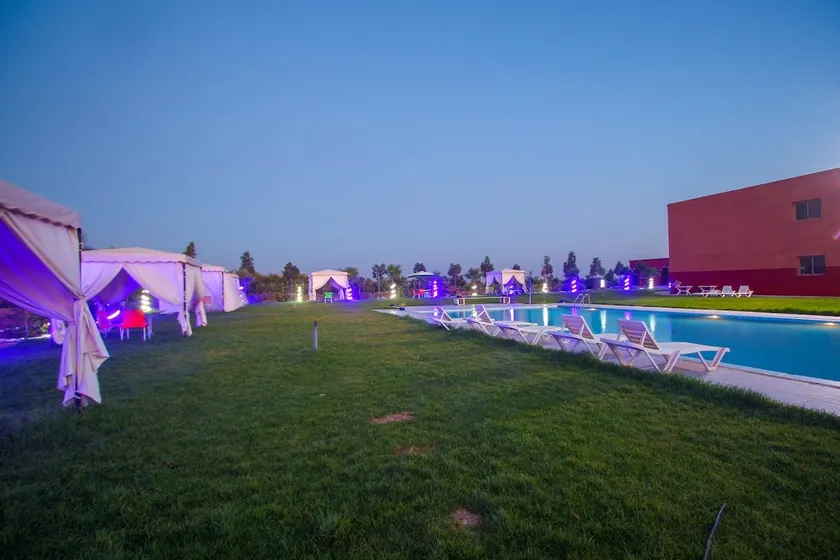 Your cozy cocoon with swimming pool, near the Grand Stade - Image 1
