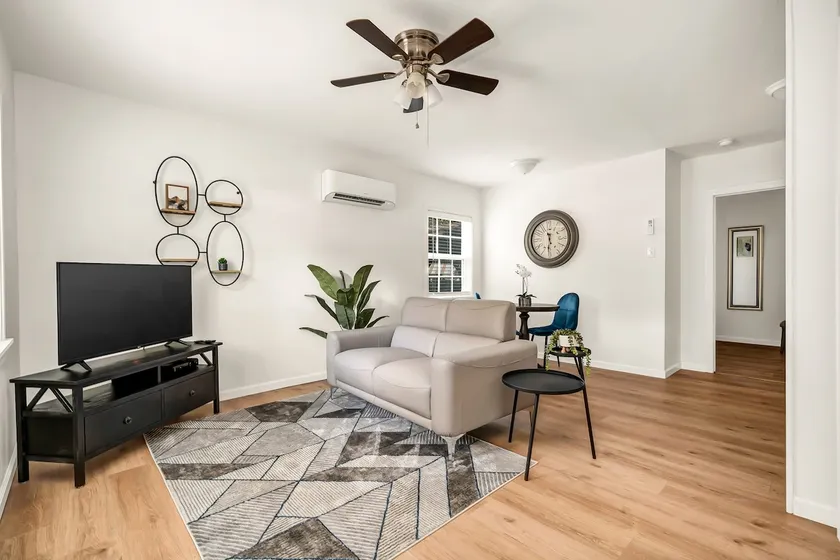Gretel; one bedroom duplex in desirable Park Hill. - Image 1