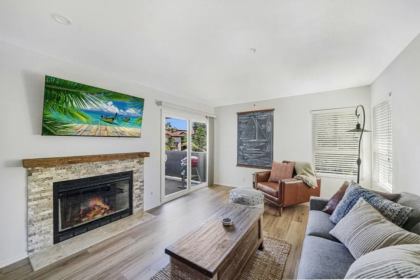 Starboard Charm - Walk to Beach! Pool! Fireplace! - Image 1