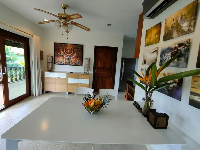 Two bedroom house with a pool view - Image 1