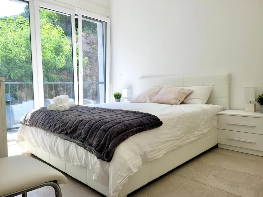 Apartment PALMA - Central & Cozy with Free Private Parking - Image 1