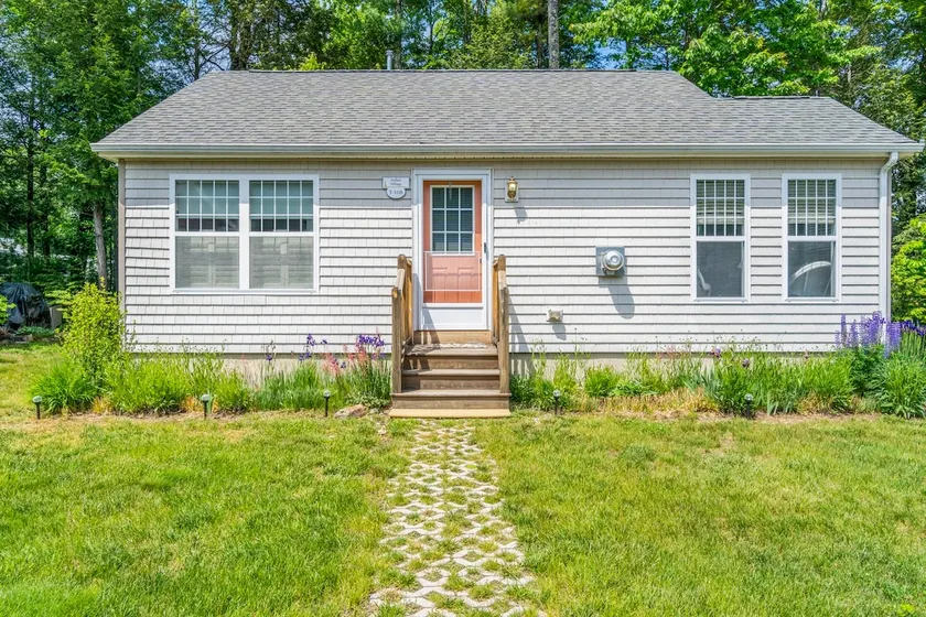 Beautiful 2 bedrm cottage in Beach Dreams complex - Image 1