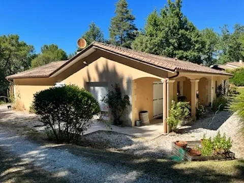 House in the countryside - Image 1