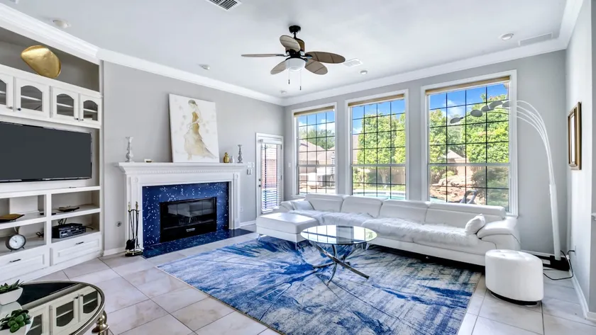 Jacuzzi & Pool 3,500 SF Fashion Gallery Home - Image 1