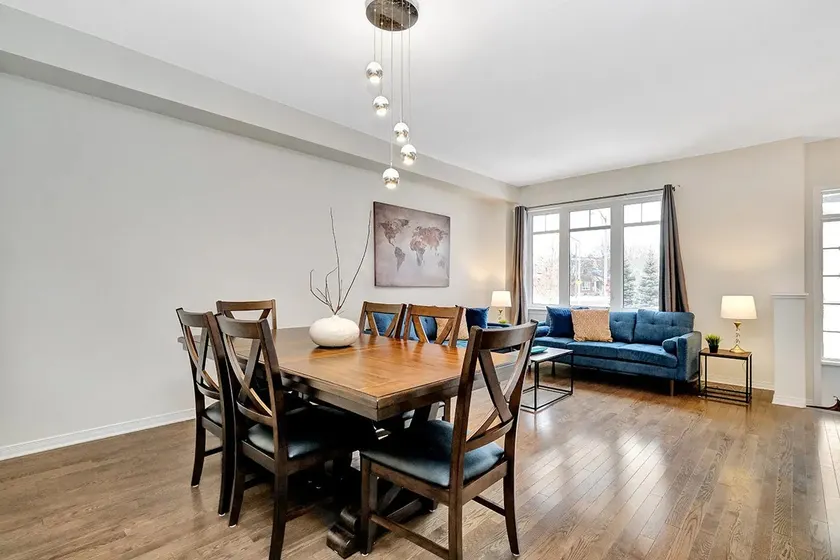 Family-friendly townhome near attractions - Image 1
