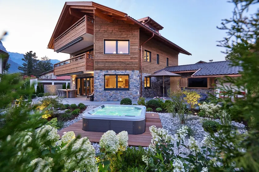 Spirit of Deer – Private Sauna & Hot Tub - Image 1