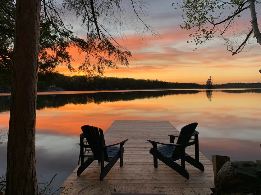 Spacious Waterfront Year Round Cottage - Image 1