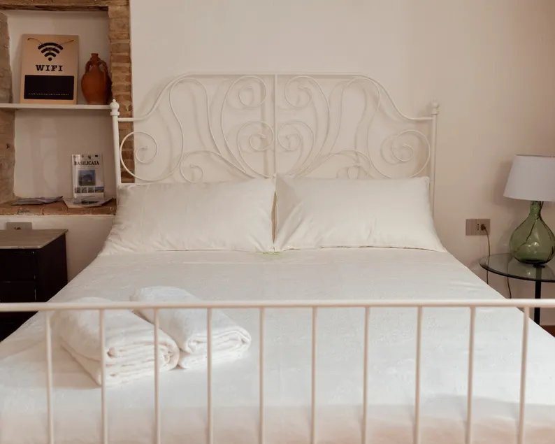 Ai Rosoni comfort in the historic center of Venosa - Image 1