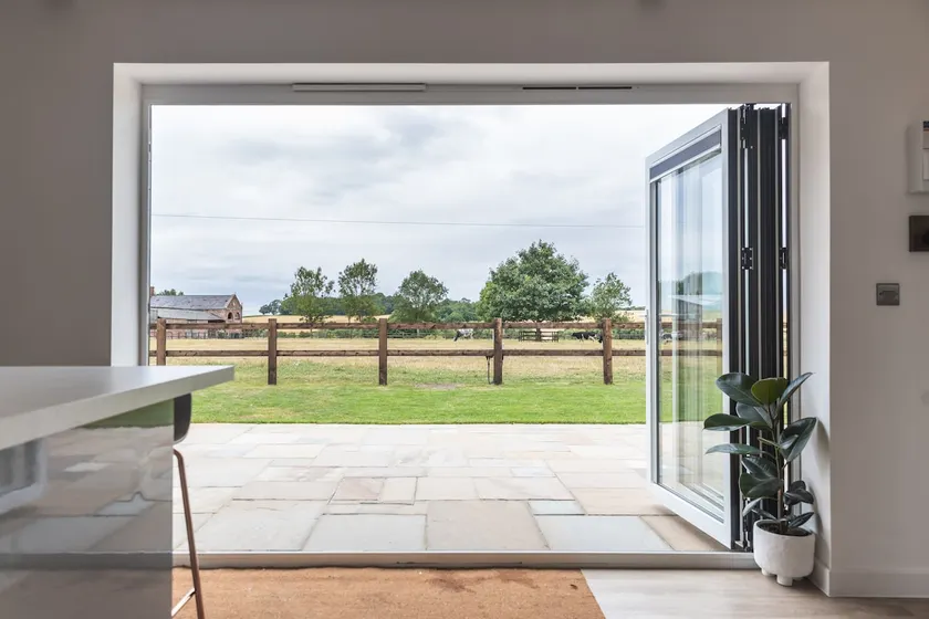 Apartment in the Countryside with Hot Tub - Image 1