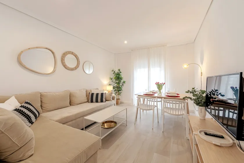 ISG Apartments Bécquer Free Parking inside the building - Image 1