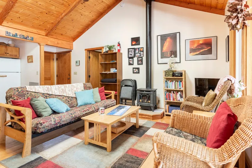 Cute, spacious rainforest cottage close to HVNP - Image 1