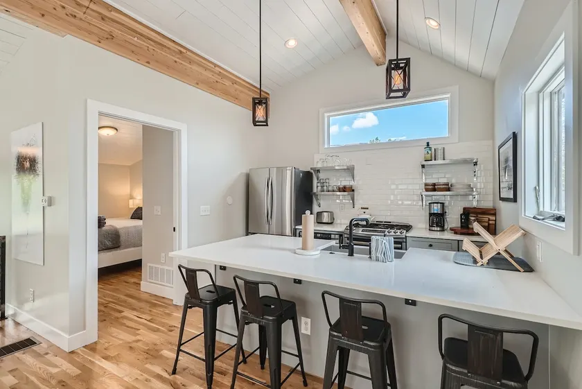 Berkeley Hidden Gem 1BR Full Kitchen w Patio - Image 1