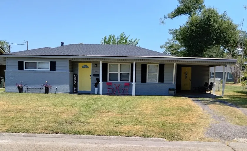 Adorable pet friendly (no fee) Lake Charles Home - Image 1