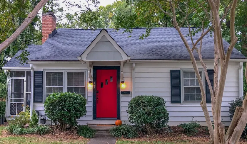 The Walnut Cottage. Charming! Near Everything! - Image 1