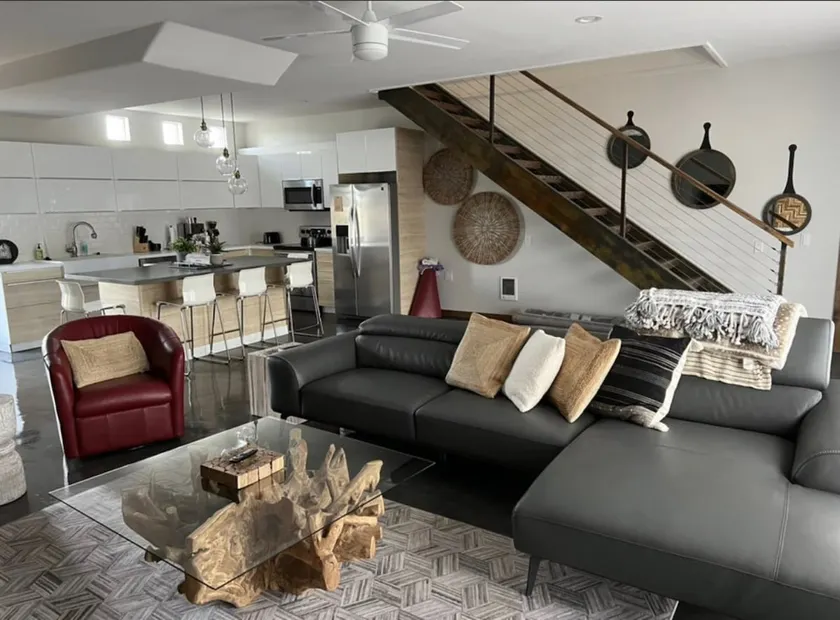 Modern 3BR Retreat | Near SnowBowl & Downtown - Image 1