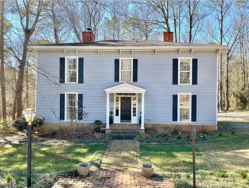 Historic 4 BR home 4 miles from downtown Athens - Image 1