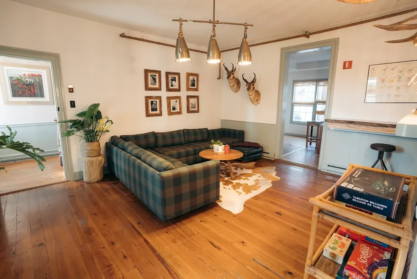 Large Group House in the Shenandoah Valley - Image 1