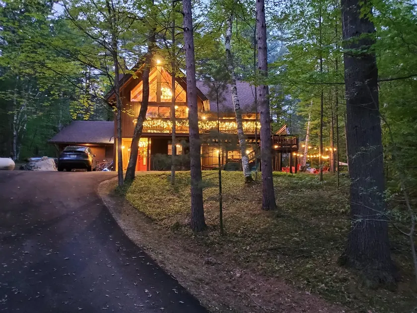 Mountain Rock Lodge Luxe- Rustic - Image 1