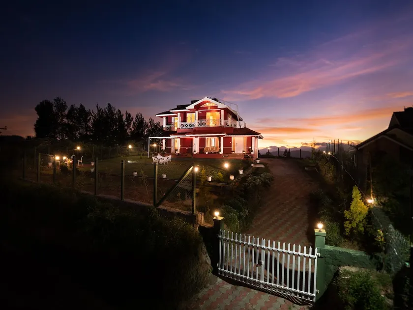 Balsam - Entire 3 Bedroom Villa - Image 1