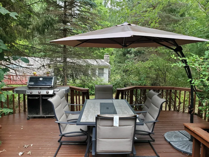 Gansevoort Getaway for Track, SPAC, or Mountains - Image 1