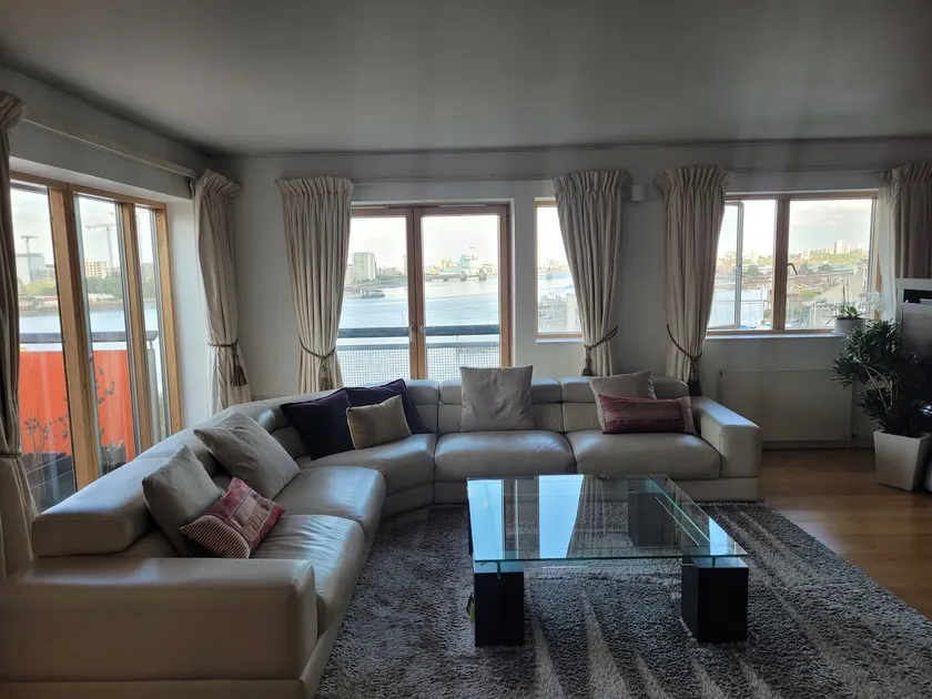 Stunning 3 Double Bedroom Apt in Greenwich near O2 - Image 1
