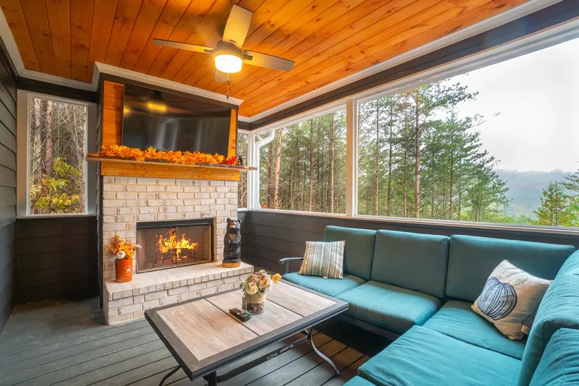 Modern Farmhouse style•HT•Pool Access•Gameroom - Image 1