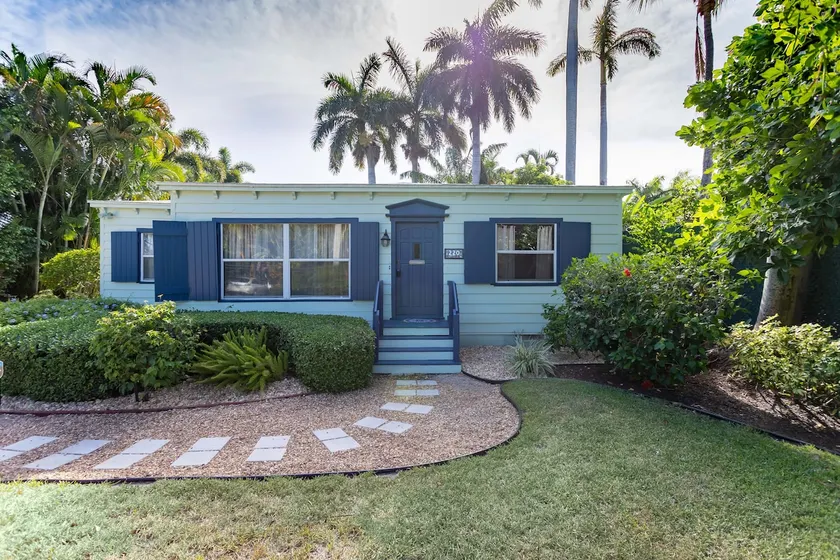 BareFoot Bungalow | 3-Bedroom | Beach Access - Image 1