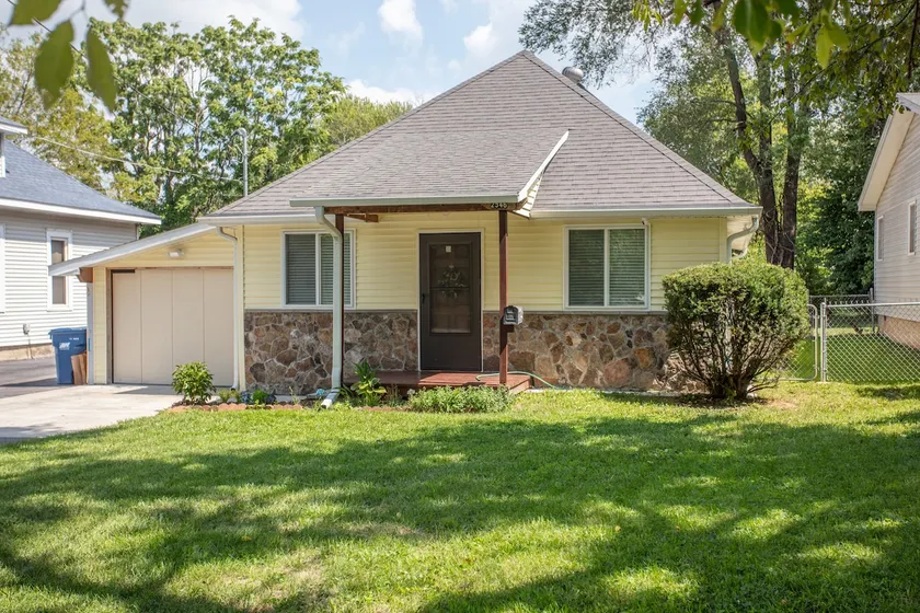Cozy rentals SGF /near I-44 - Image 1