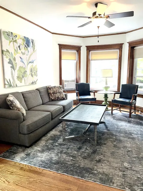 Clean and Comfy Updated Apt in Convenient Location - Image 1