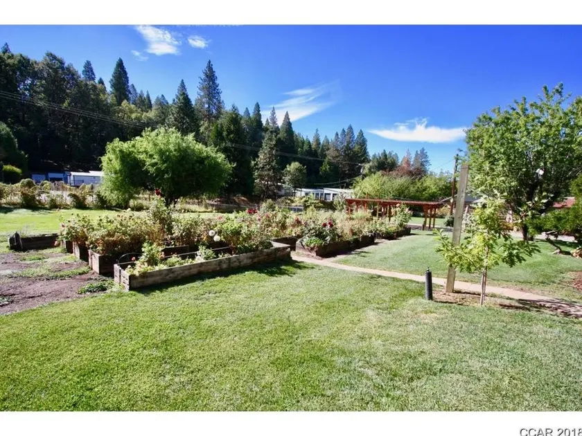 Garden View 2 Bedroom in Sierras Wine Country - Image 1