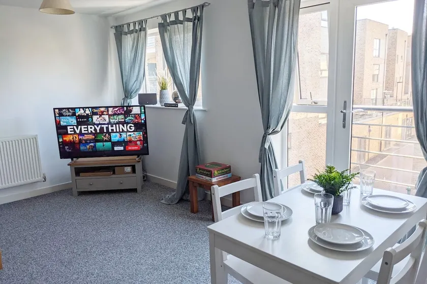 Simple 2-bedroom 1.5 bath apartment in Thornhill - Image 1