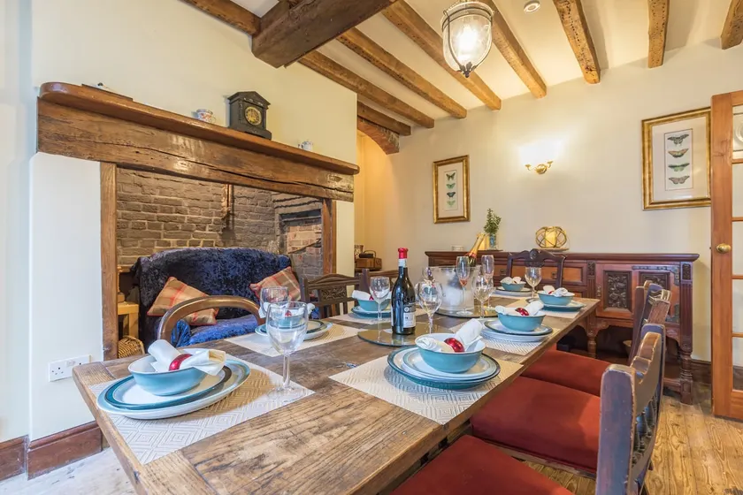 Historic Spacious Central 6 BR Quirky Town House - Image 1
