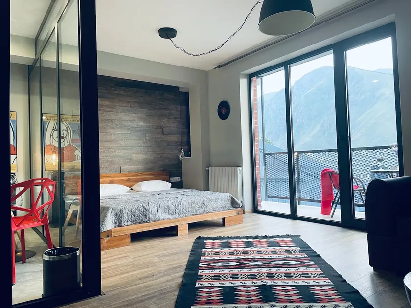 Kazbegi Stylish Apartment - Image 1