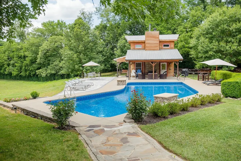 Rustic 1-bdrm Pool House on Leiper's Fork Estate - Image 1