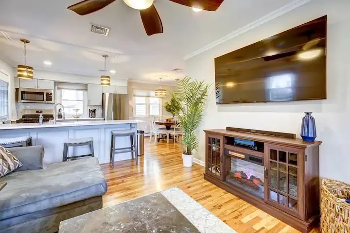 Beautifully restored full home, 5 min to NJ Shore! - Image 1
