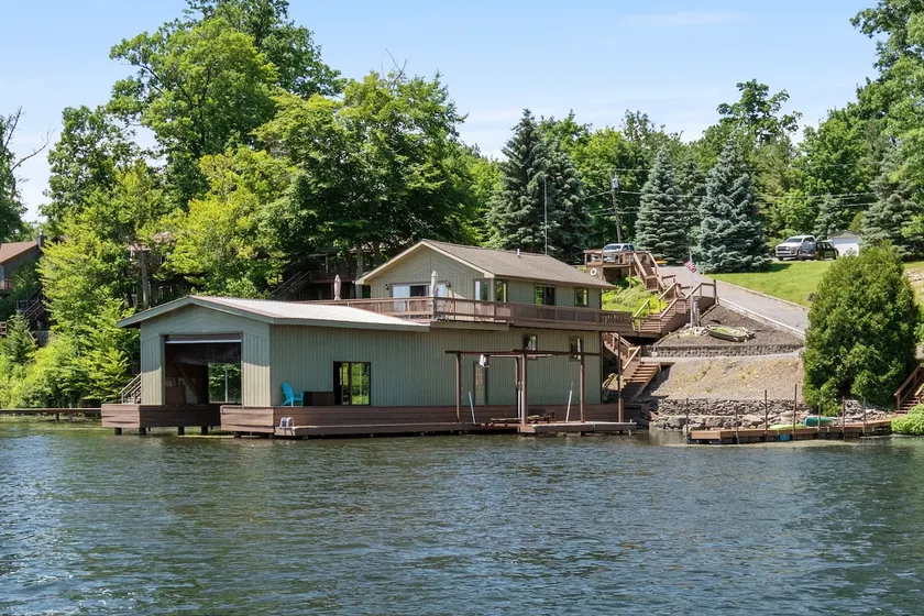 Overwater Bungalow Sodus Bay/Lake Ontario - Image 1