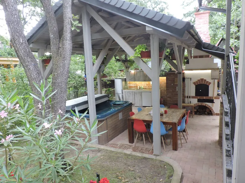 Szepezd OAK villa - Image 1