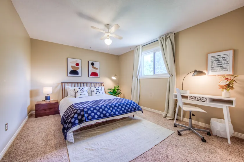 3000 sqft Retreat • 4BR • 7BED • 3Lounges • near 401 - Image 1