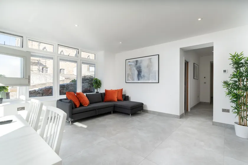 Stunning new 1 bed apartment in Marazion. - Image 1