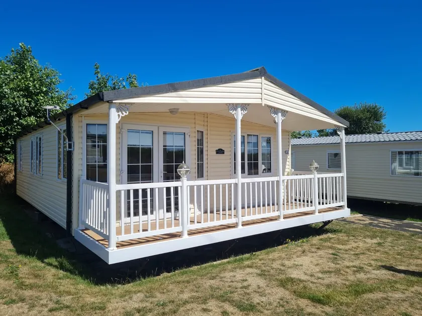 Affordable, sea-side holiday lodge near Cromer - Image 1
